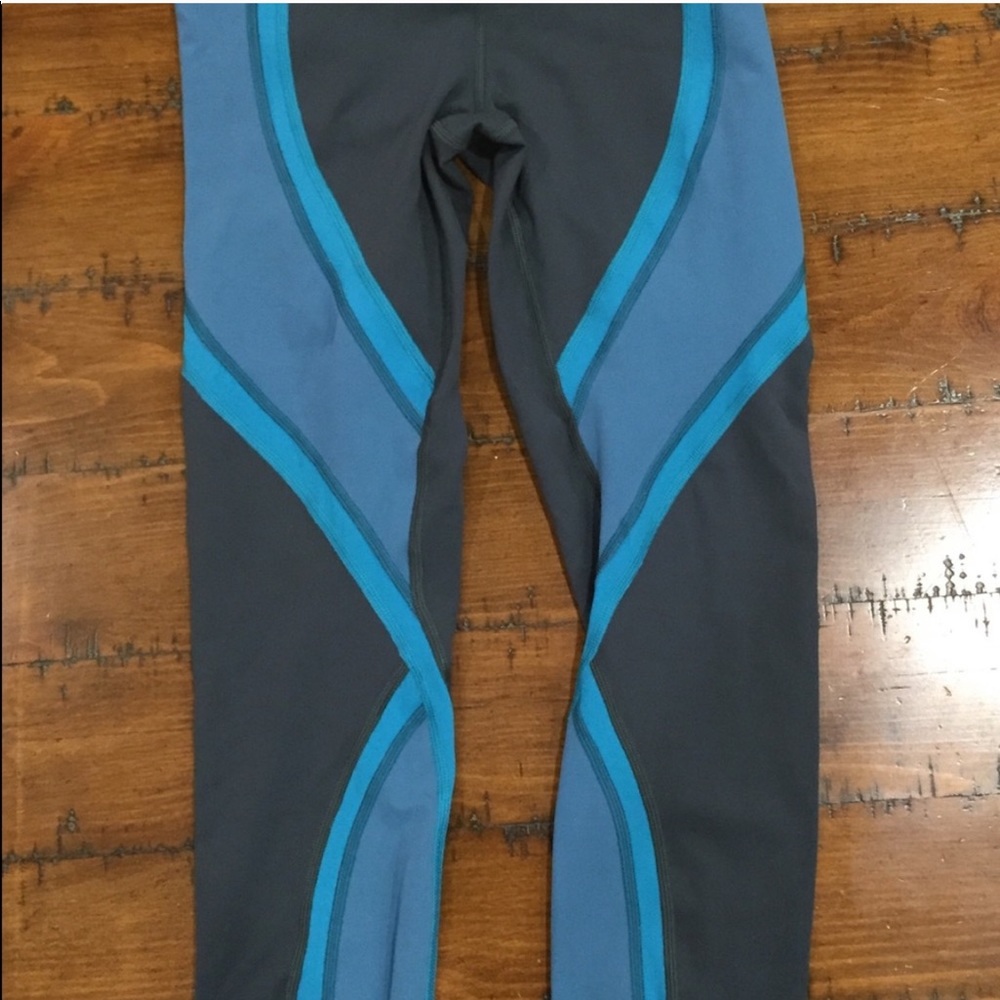 Lululemon leggings with POCKETS